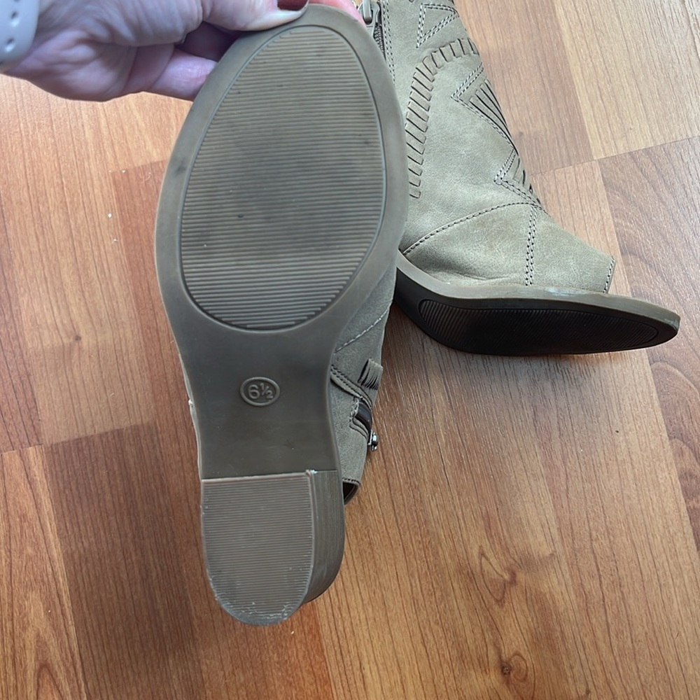 Open toe Booties - Picture 3 of 5